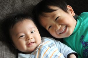 兄弟 姉妹がいる二人目の出産祝いでもらってうれしいもの 出産祝いをもっと楽しくするwebマガジン Baby Hush