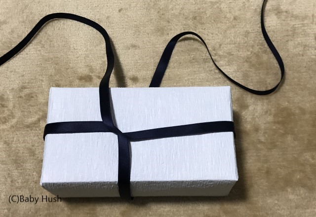結び方 箱 リボン リボンの結び方 プレゼントの箱に十字や斜め掛けなど簡単な方法紹介！